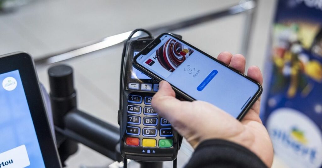 The Popularity Of Apple Pay At Retailers